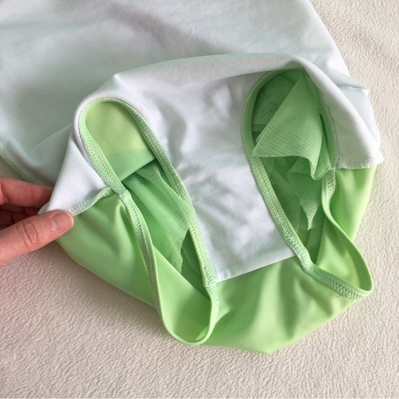 👑 Disney Princess and the Frog Swimsuit 👑 - Picture 3 of 14